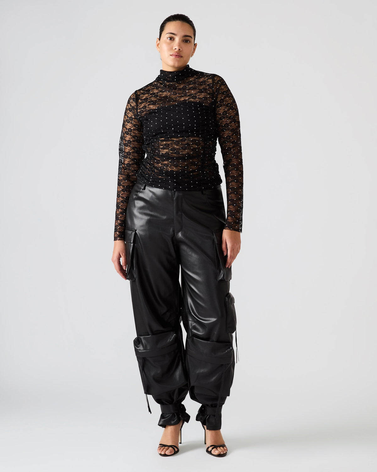 BAYLEE TOP BLACK